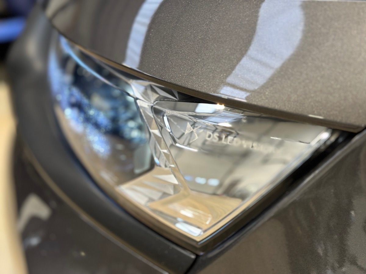 DS Ds7 Crossback 225 ch e-Tense Performance Line Plus / ATTELAGE / HI-FI FOCAL / TOIT PANO /CARPLAY
