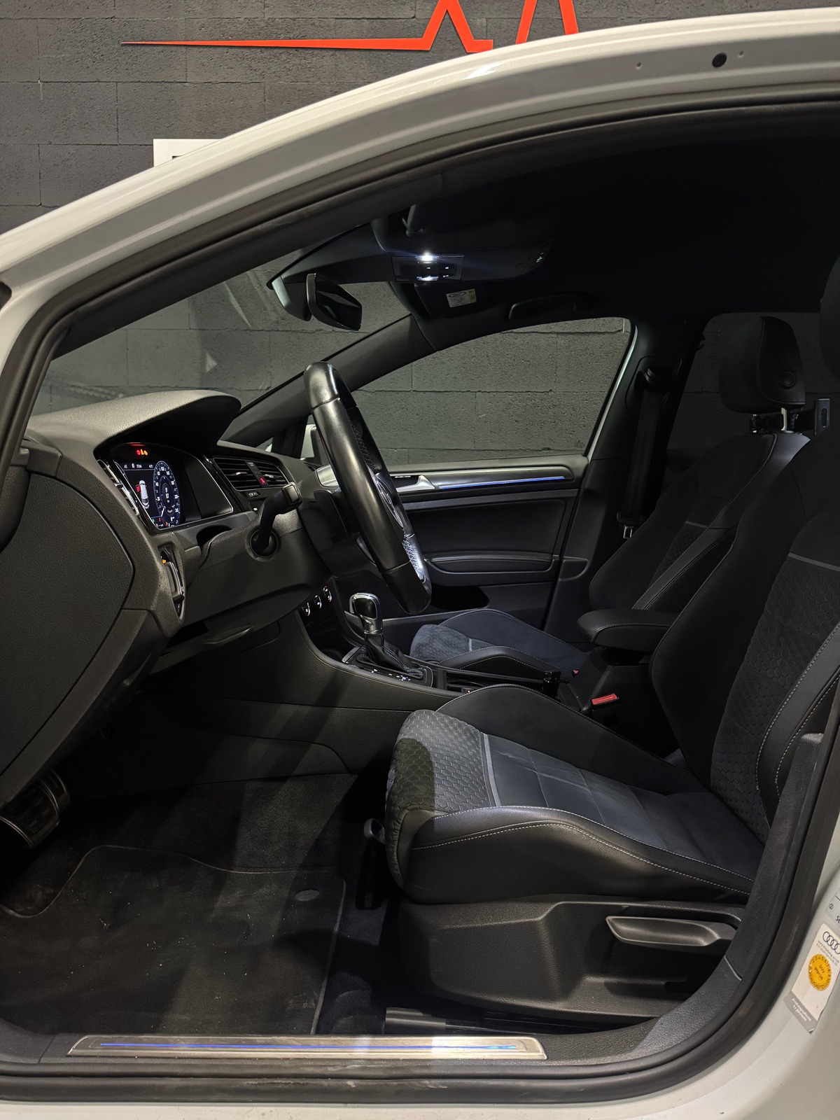 Volkswagen Golf VII GTE 1.4 TSI 204ch DSG7 ORYX WEISS