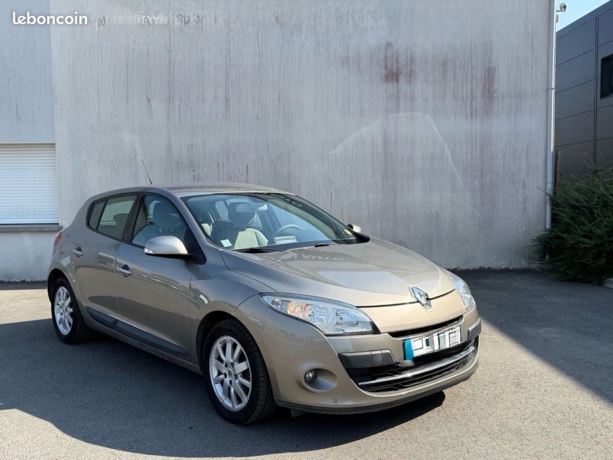 RENAULT Megane III 1.4 TCe 130 CV EDITION PRIVILEGE MOTEUR A CHAINE DE DISTRIBUTION