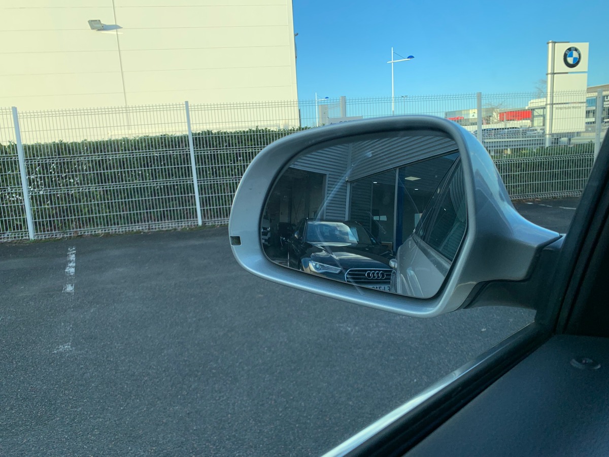 Audi Q3 177 | Sport design | Radar stationnement avant arriére | Régulateur vitesse | Attelage | Gps