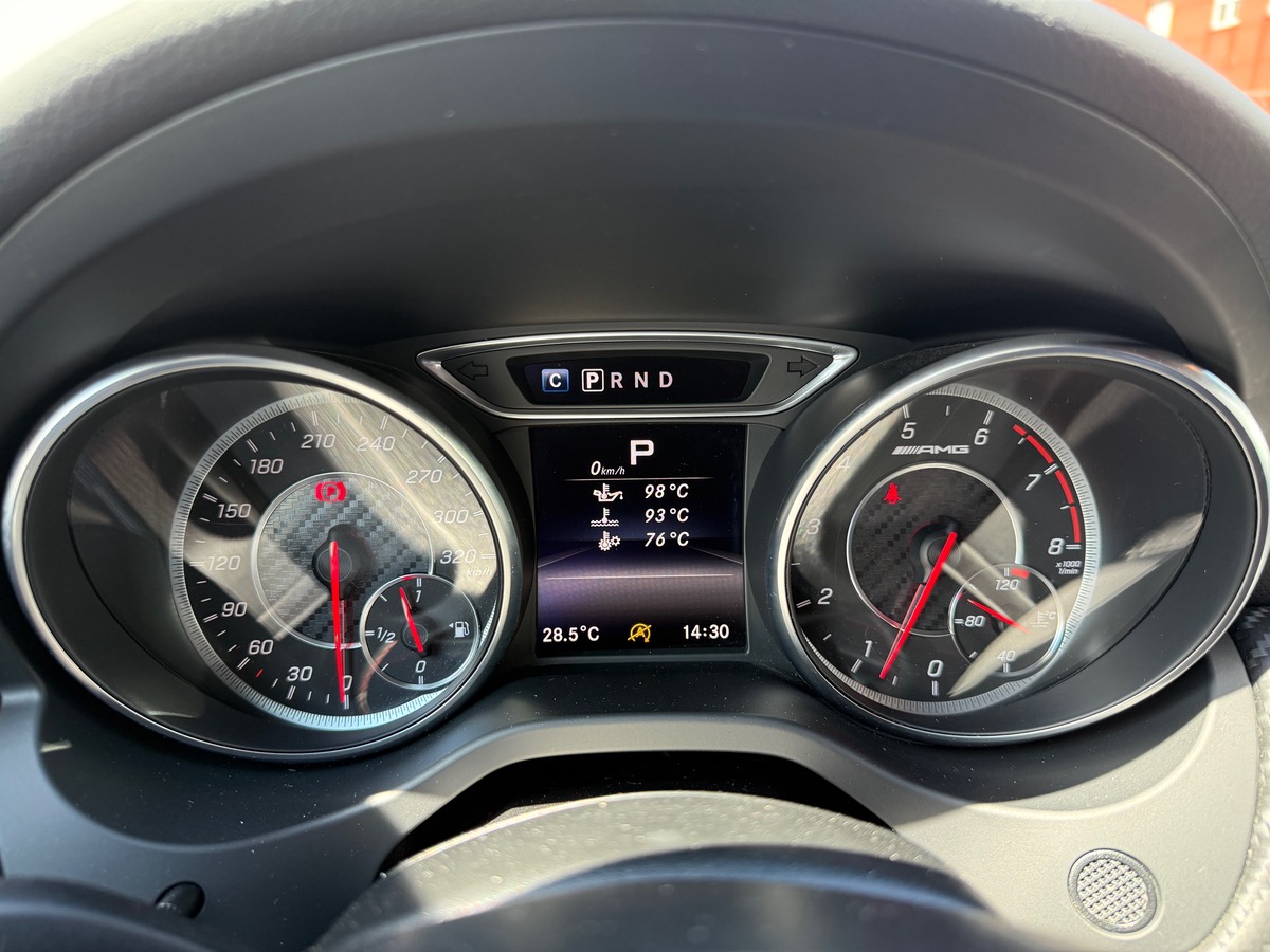 Mercedes-Benz A 45 AMG 4MATIC 2.0L 381cv 7G-DCT, Échappement performance, Suspension pilotée