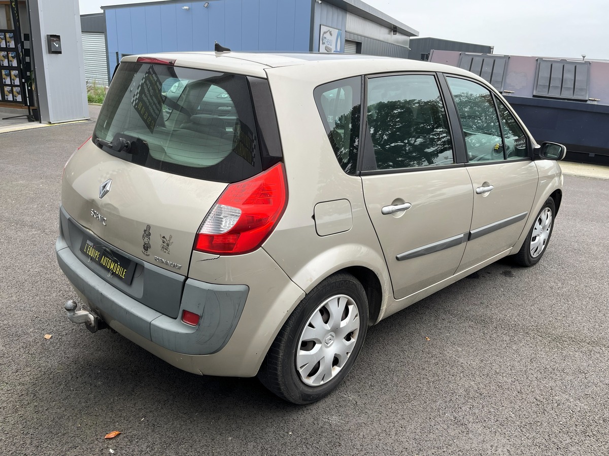 RENAULT Scenic II (2) 1.9 DCI 130 FAP EXPRESSION + attelage