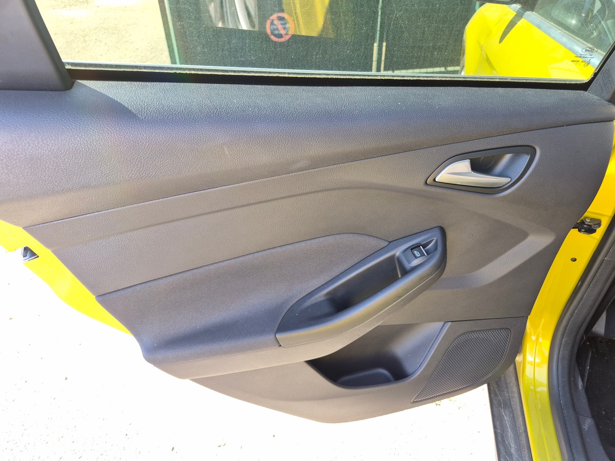 Ford Focus 1.6 150 ch TITANIUM