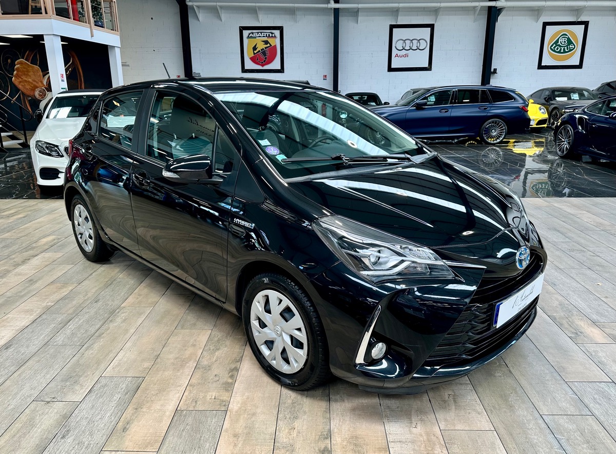 Toyota Yaris III (2) Hybrid 100H Dynamic 5P BVA a