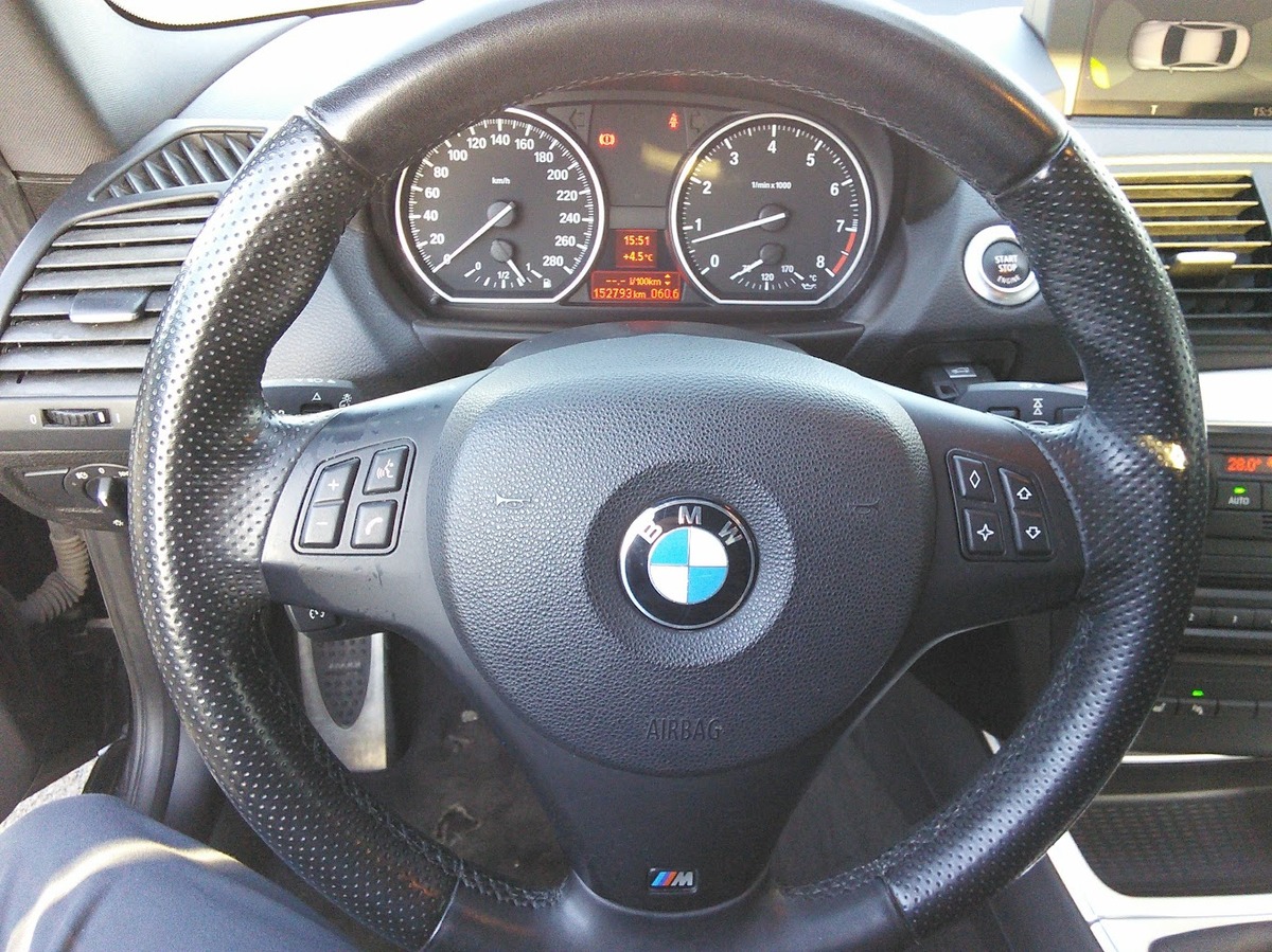 Bmw Série 1 Coupé 135i 3.0 i 24V 306 Pack M - HIStorique entretien et revision faite