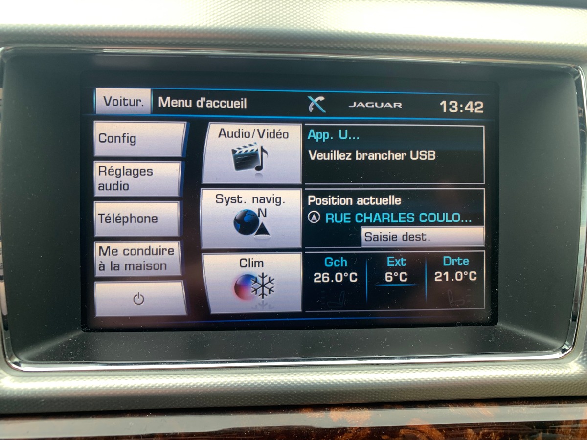 Jaguar XF 240 ch | V6 | R-Sport | Caméra recul | Sièges sport | Régulateur vitesse | GPS | Bluetooth