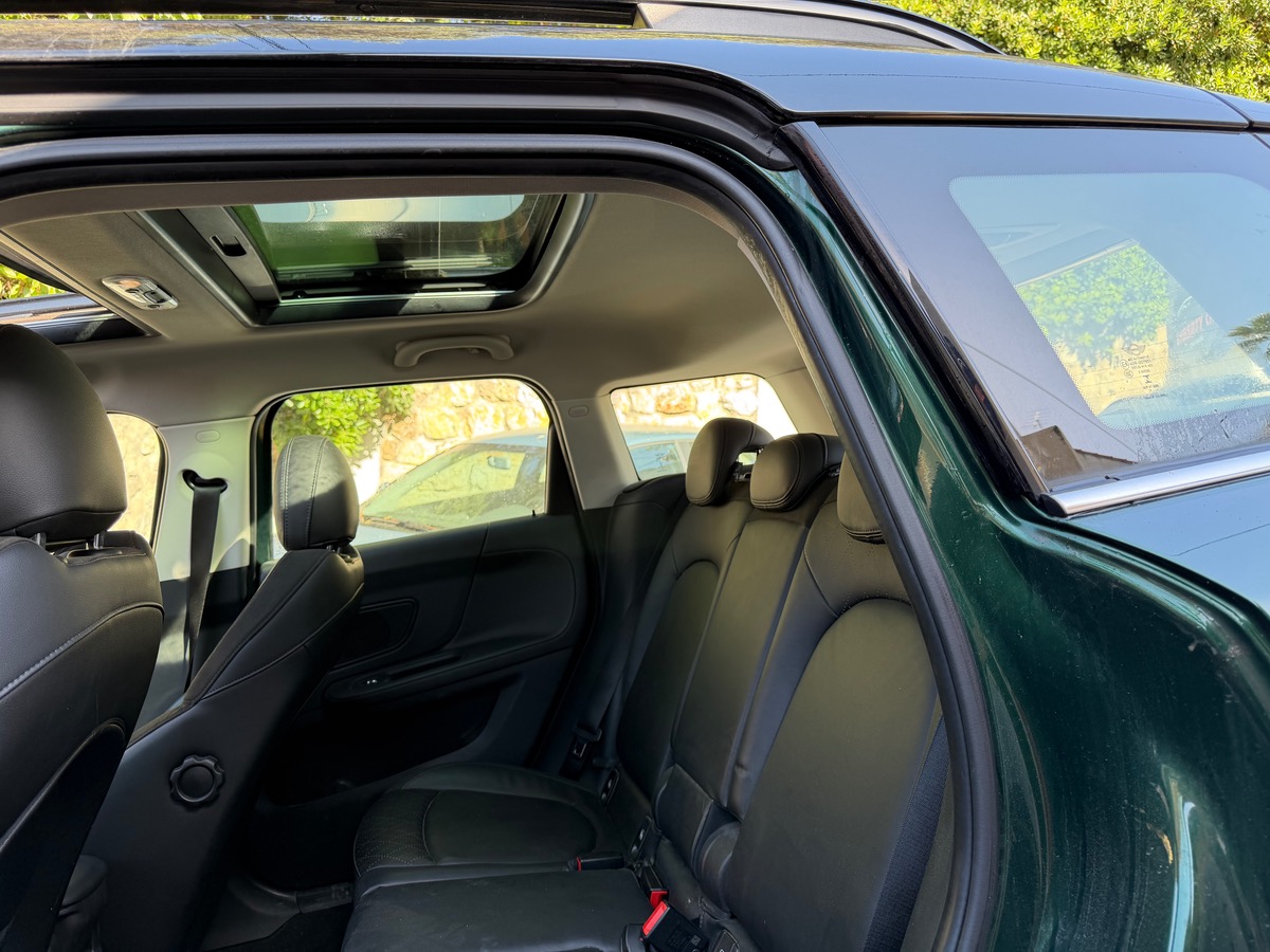 Mini Countryman Cooper 1.5 i 136 CV /1er Main / Toit Ouvrant / Pack Black / Jantes Noires/Cuir