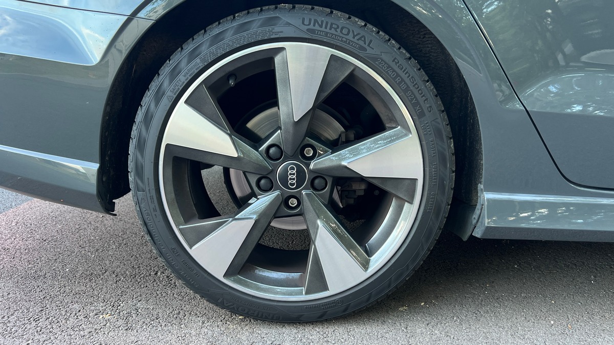 Audi A3 2.0 TFSI 190ch S-Line Quattro S tronic 7 - Gris Nano - Virtual Cockpit -  Système B&O -