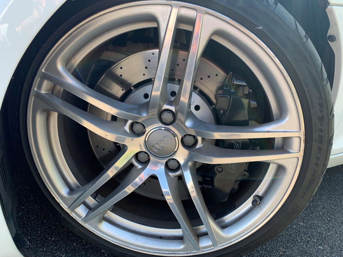 Audi R8 SPYDER 430 CHEVAUX | Siéges chauffants | Sellerie cuir Nappa Brun | Boîte manuelle trés rare