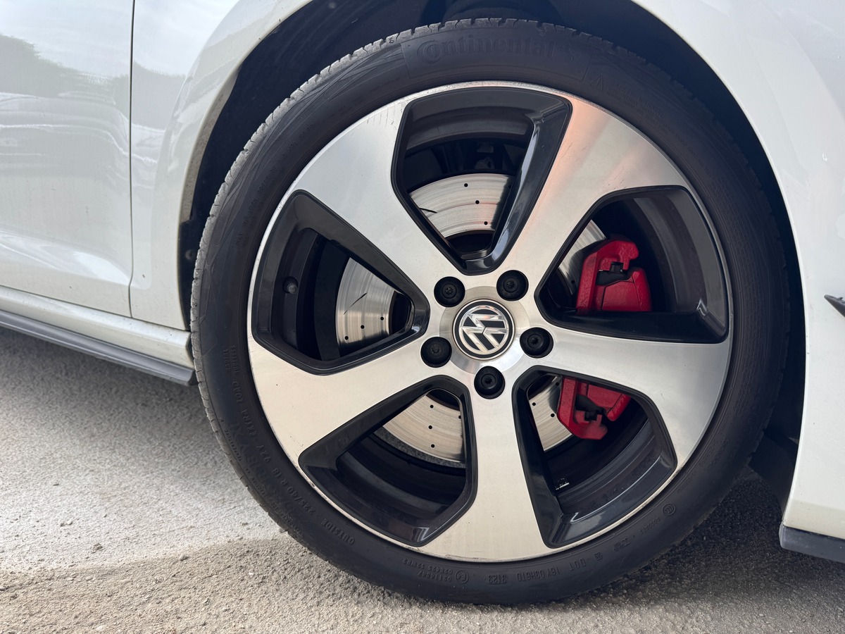 Volkswagen Golf 7 GTI 2.0 TFSI 230 cv BVM6 - Toit Ouvrant