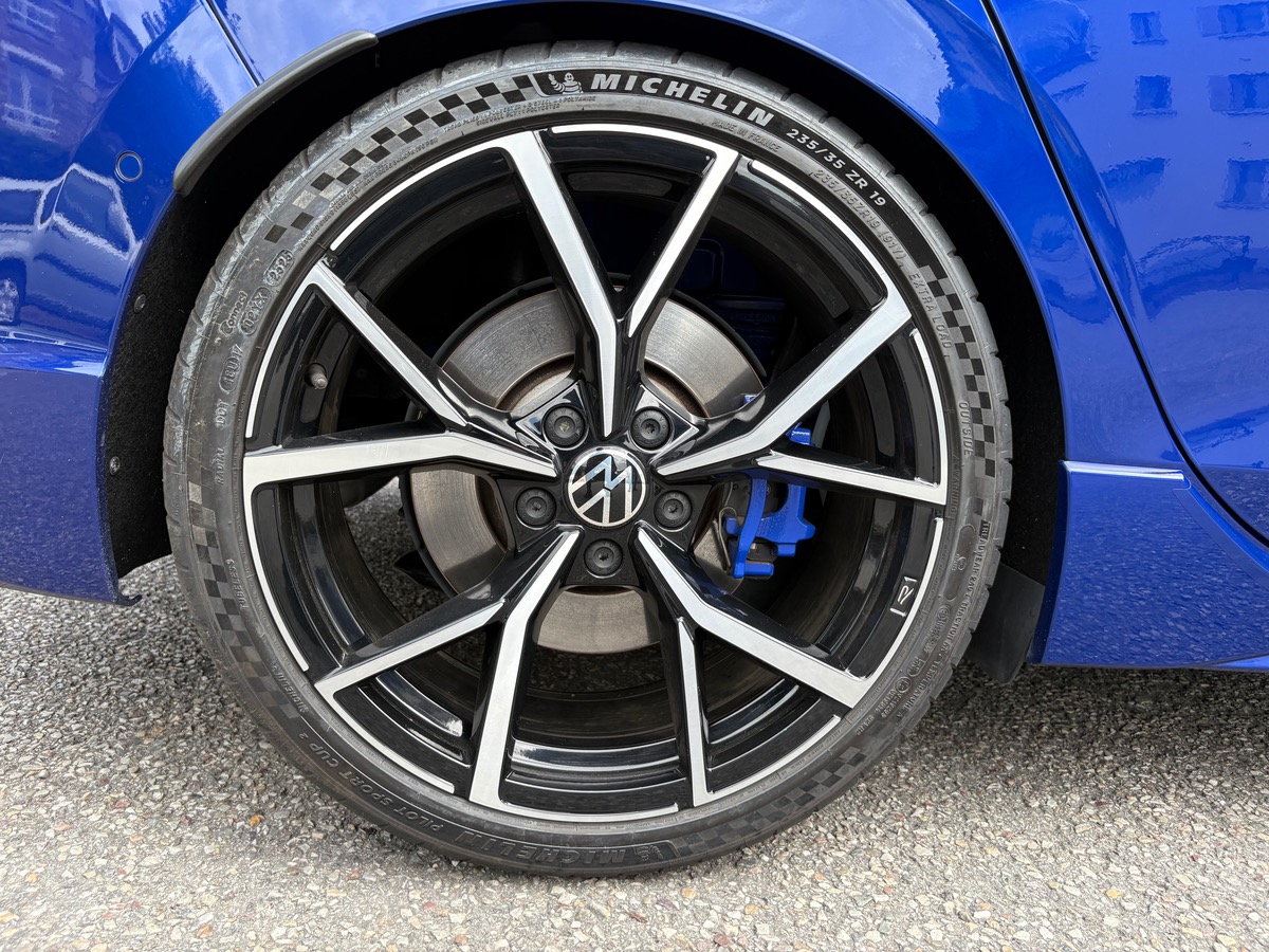 Volkswagen Golf VIII R 4Motion 2.0 TSi 16V BMT DSG7 320 cv Boîte auto