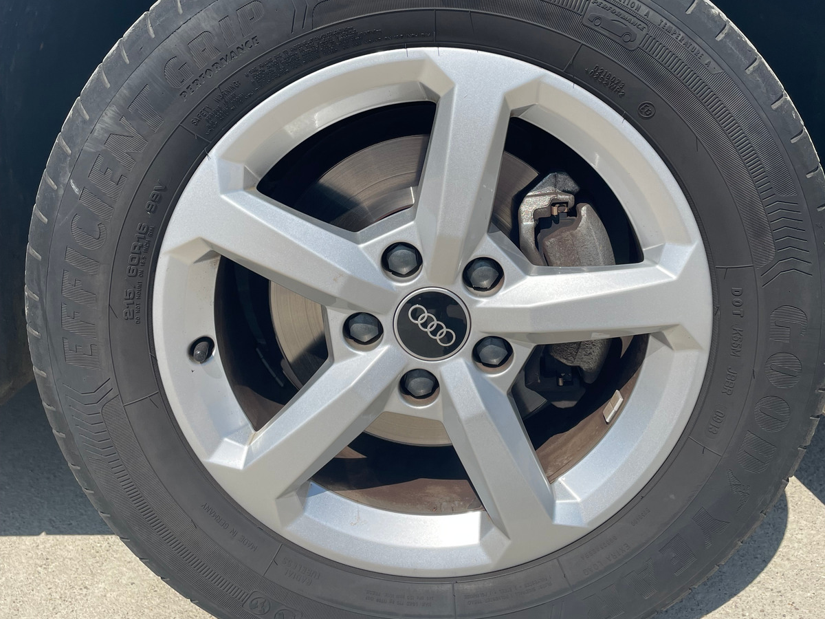 Audi Q2 30 tfsi BVM6 1.0
