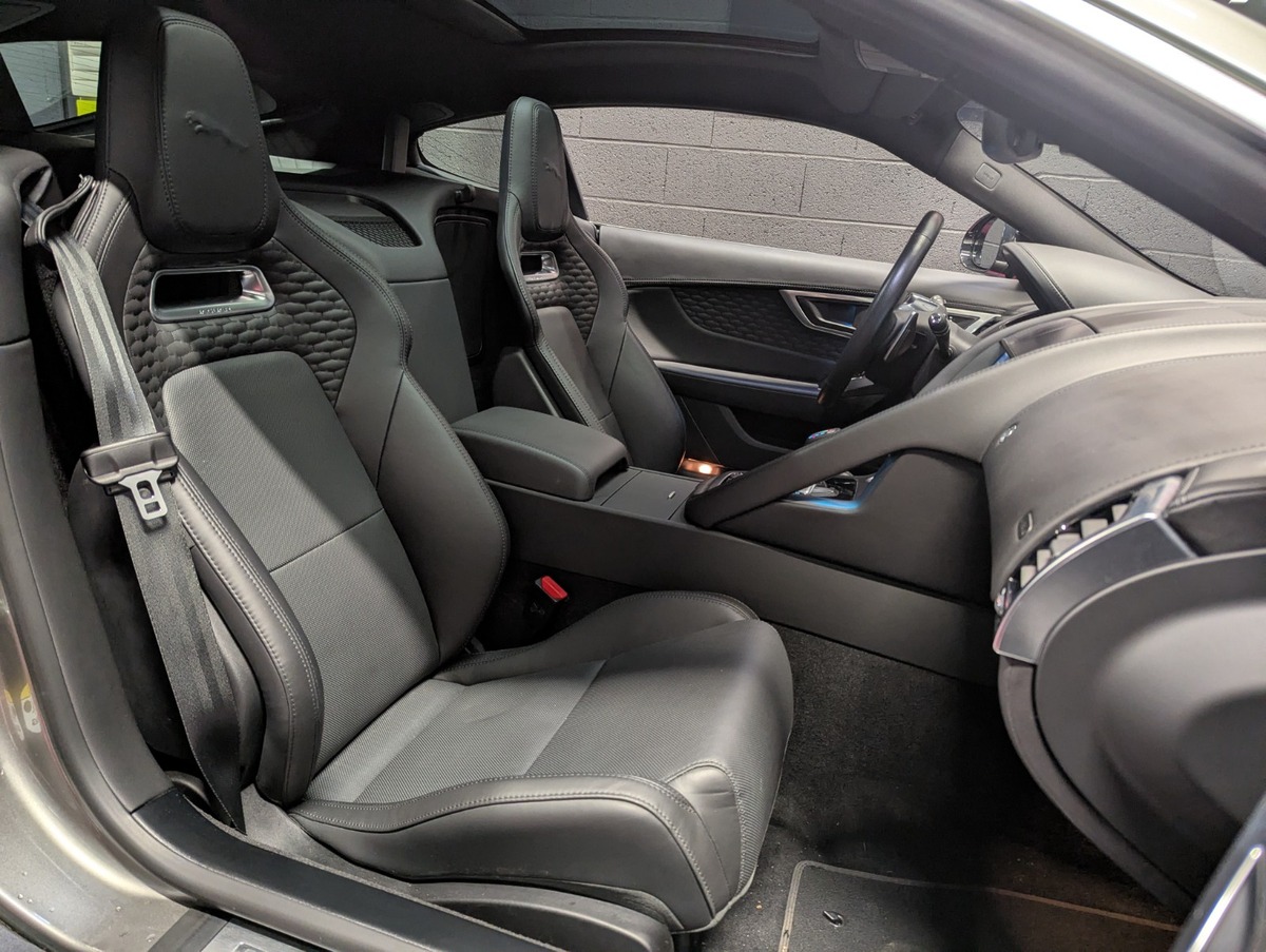 Jaguar F-TYPE R V8 5L 575 ch BVA8 AWD PAS DE MALUS