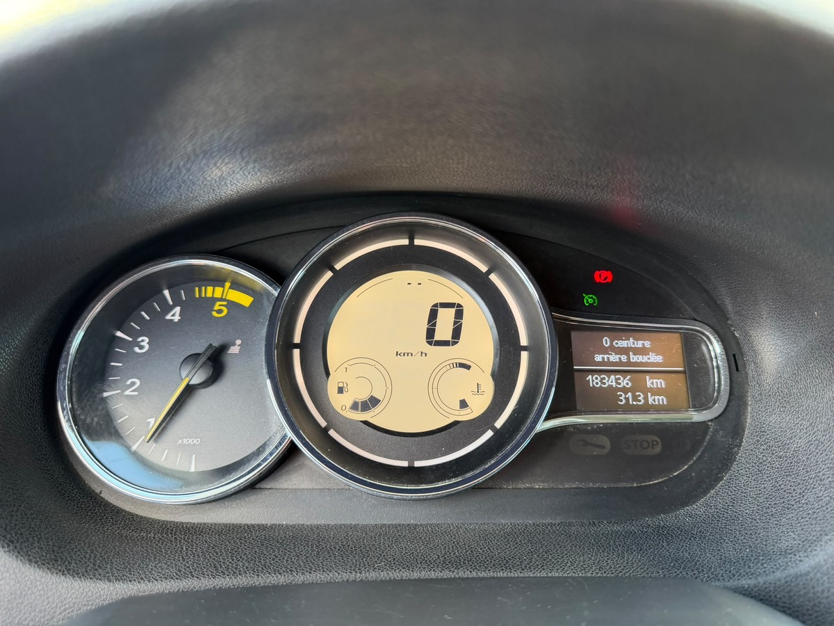 RENAULT Megane III Estate 1.5 dCi BOSE Edition-Crochet d'attelage - Distribution neuve- Garantie