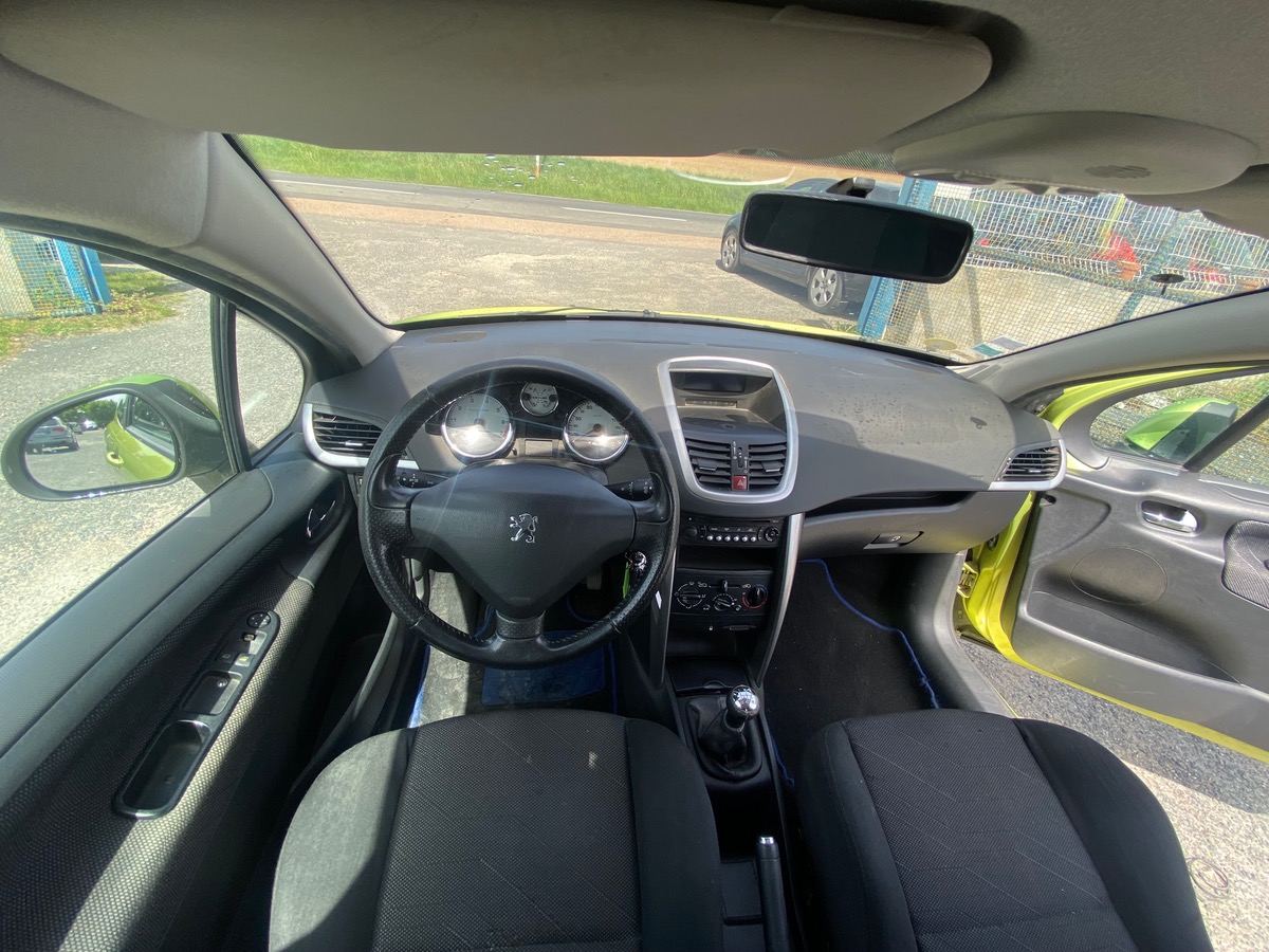 Peugeot 207 1.4 90cv 157041km urban 5 places 