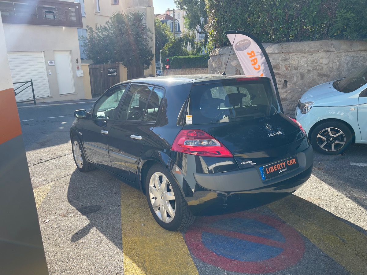 RENAULT Megane 1.6 i 111 CV / Km Réel / 2 ème Main / Boite Auto / 5 Portes / Clim