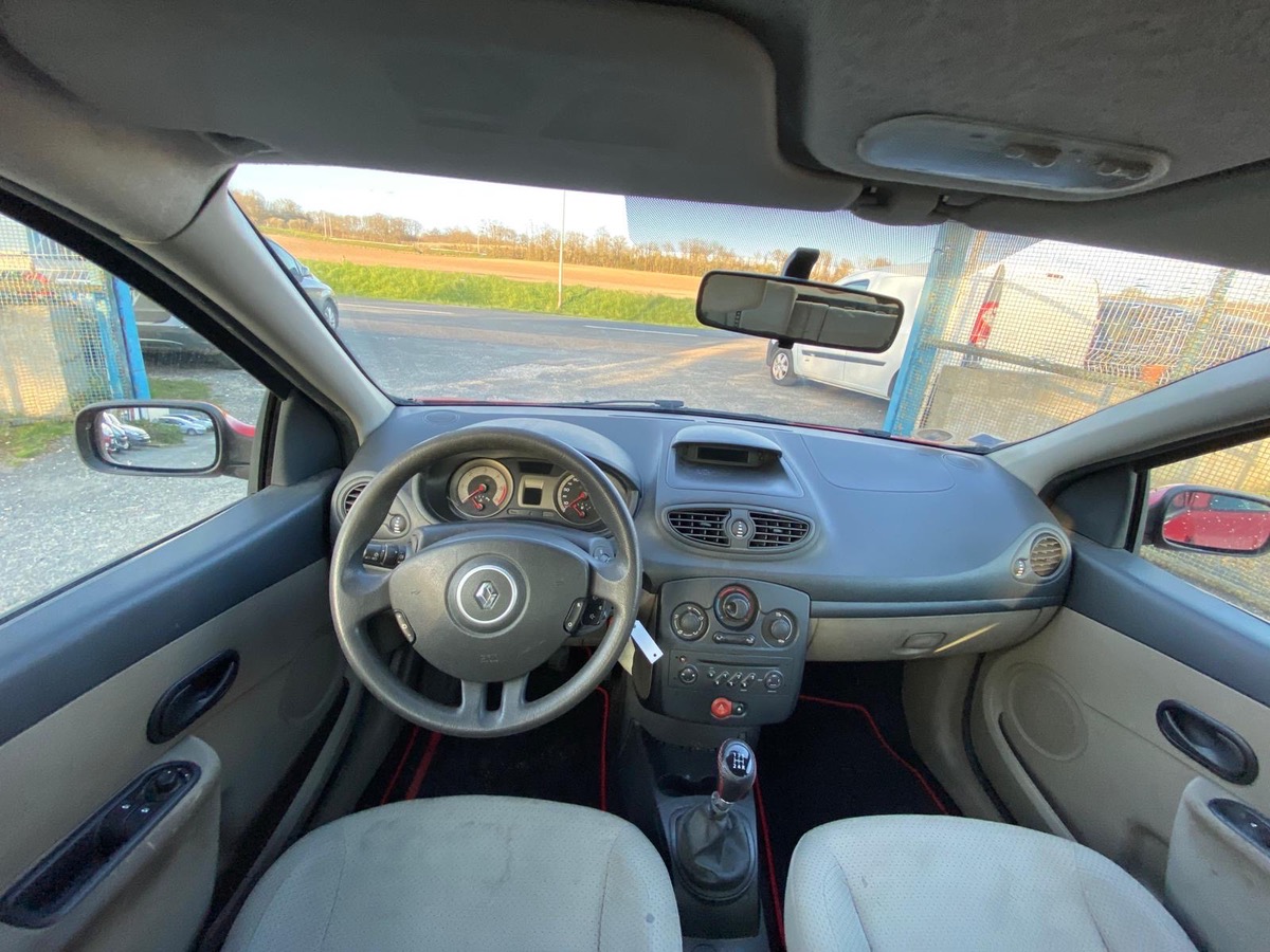 RENAULT Clio III 1ère main 1.5 dci 85cv 200000kms