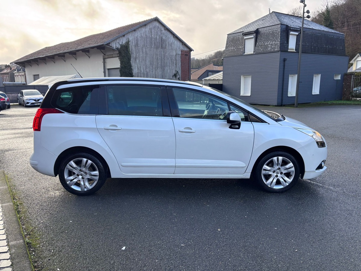 Peugeot 5008 1.6 HDi Allure 7 Places - Attelage - Révisé - Garantie