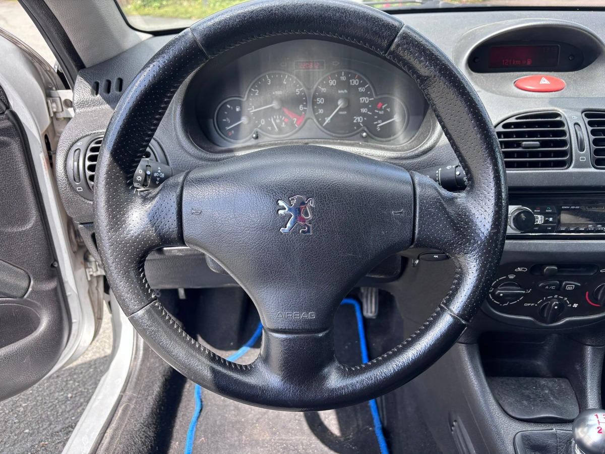 Peugeot 206 1.6 16v 110 XS 3p - Prête à partir
