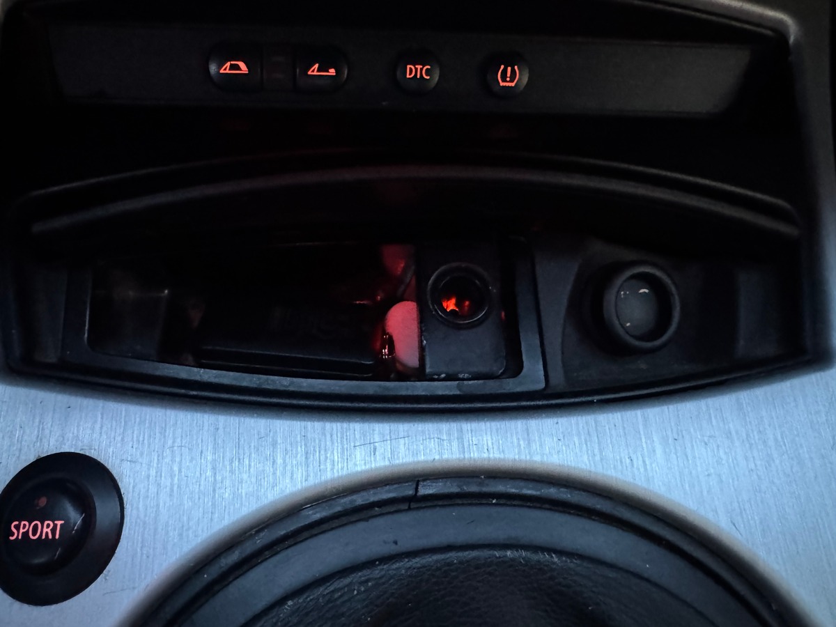 Bmw Z4 3.0si 265 ch | GPS | Volant et pommeau de vitesse M | Jantes 18'' | Climatisation | Cuir