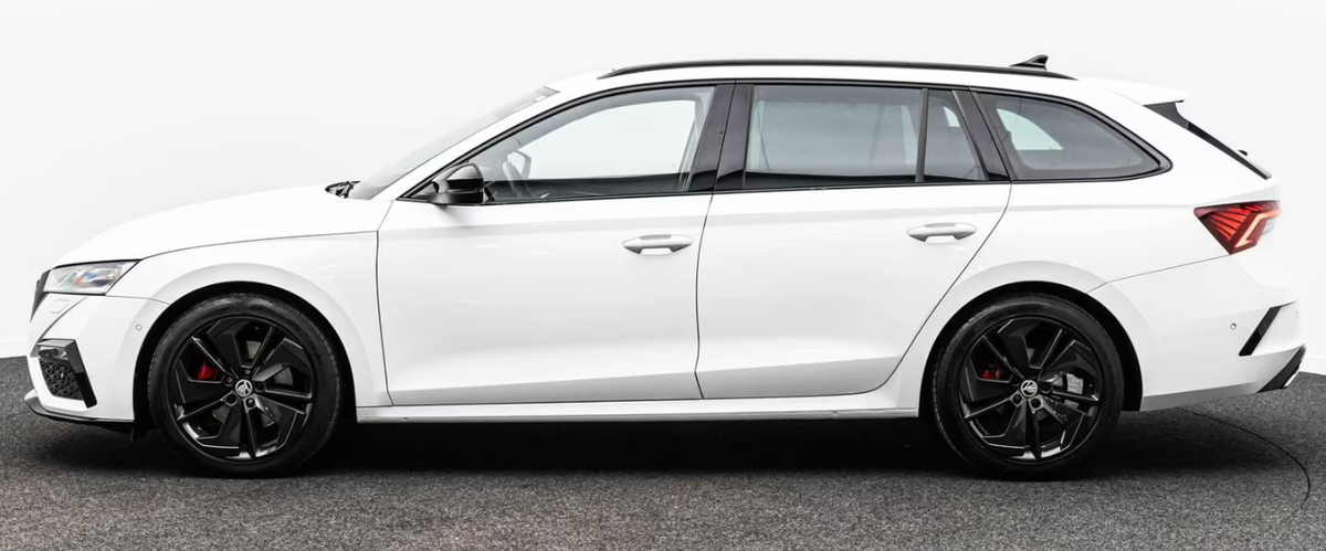 Skoda Octavia Combi 2.0 TDI 200ch RS DSG7/Toit ouvrant/Attelage/VO Allemand/Malus 250e