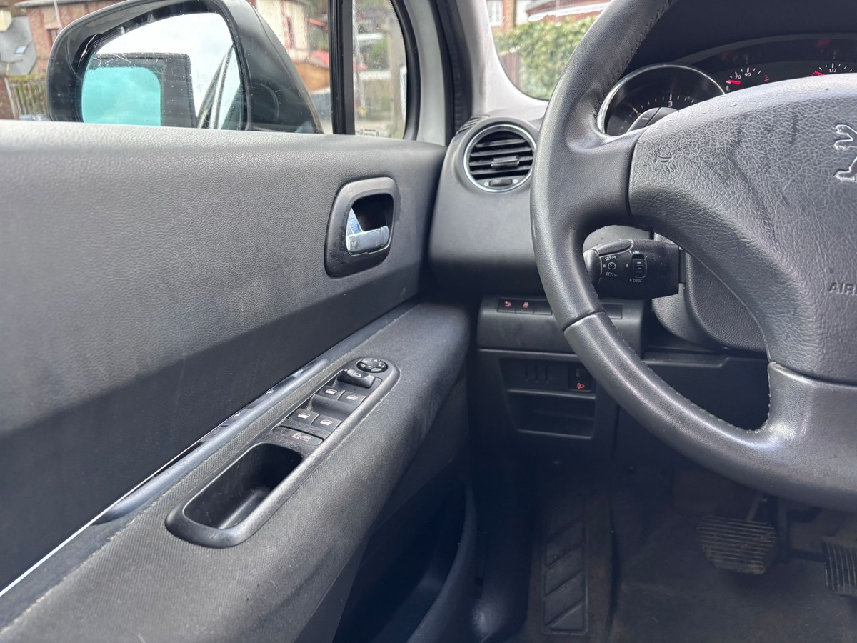 Peugeot 5008 1.6 e-HDi Business Pack - Révisé - Garantie