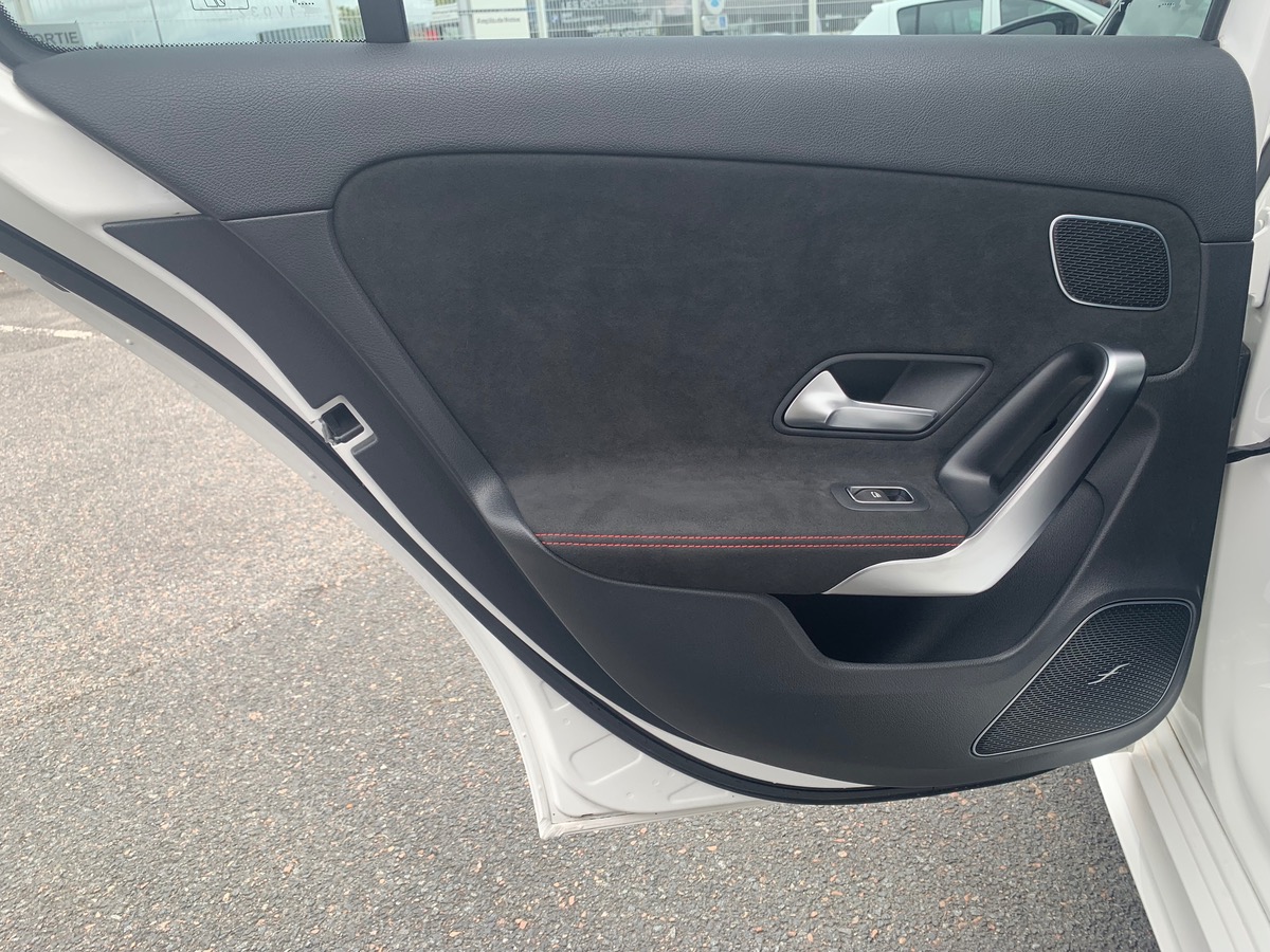 Mercedes-Benz Classe A 225 ch | AMG LINE | Toit ouvrant panoramique | Eclairage d'Ambiance | 4 MATIC