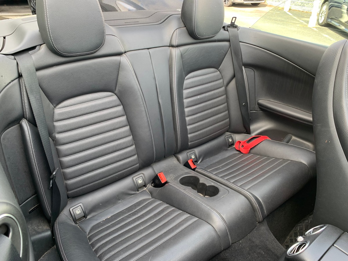 Mercedes-Benz Classe C Cabriolet 194 ch | AMG Line | Siéges électriques chauffants | Caméra de recul