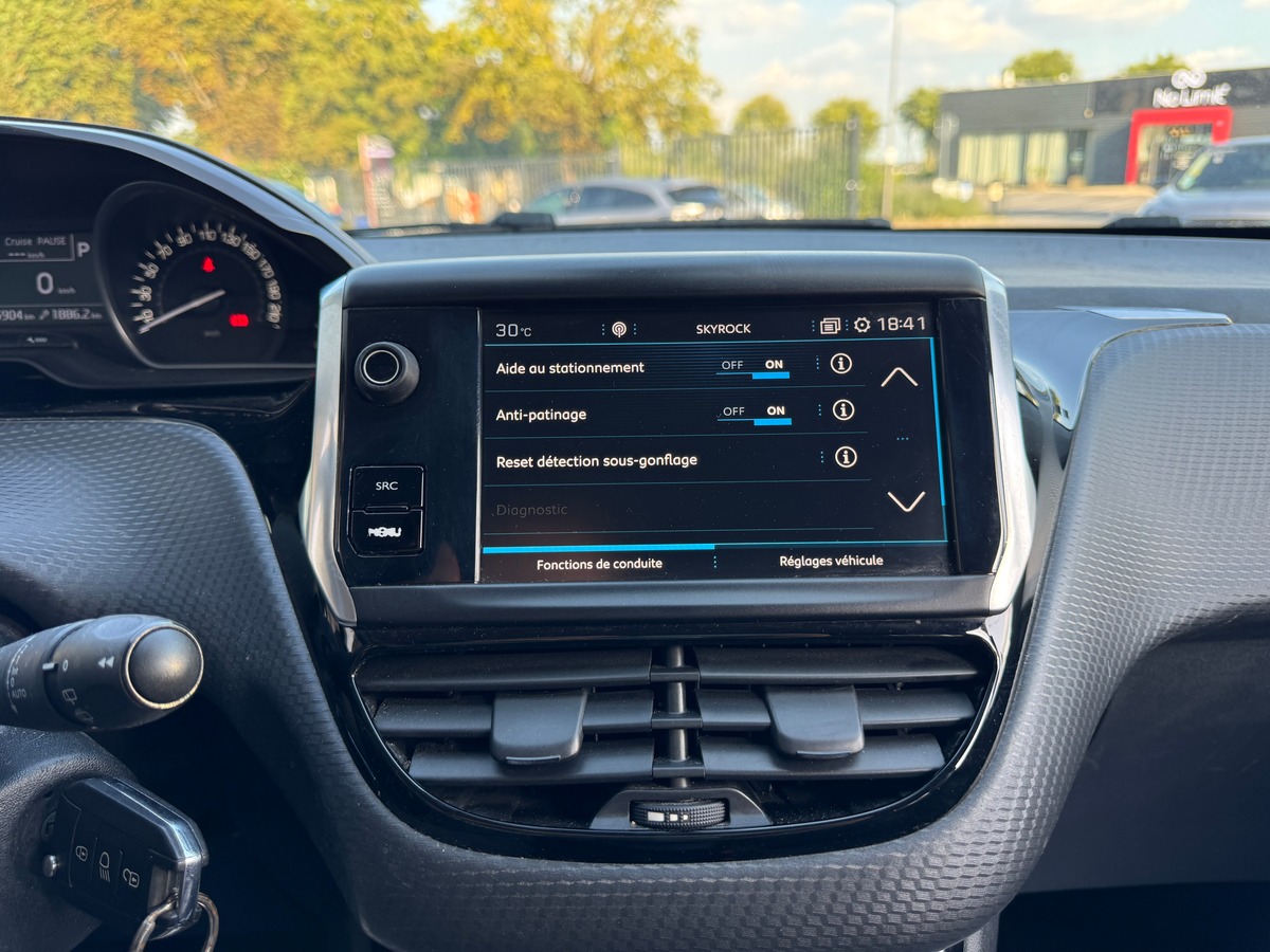Peugeot 208 110CH S&S EAT6 GT LINE - Première main - Entretiens Peugeot  - Carplay