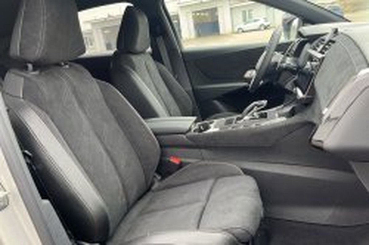 DS DS 7 BlueHDi 130 EAT8 Pallas