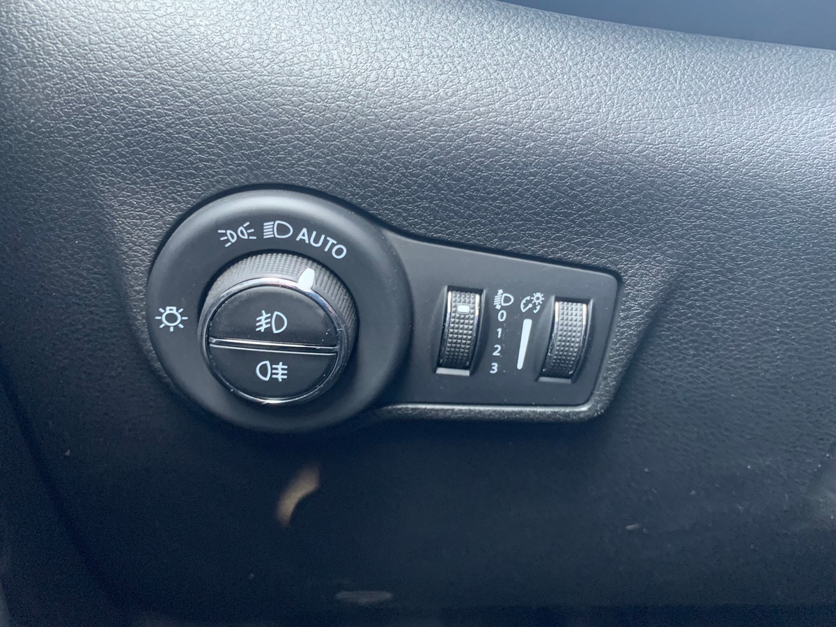 Jeep Compass 130 | (2) 1.6 MJET | Night Eagle | Attelage | GPS | Régulateur vitesse | Apple car Play