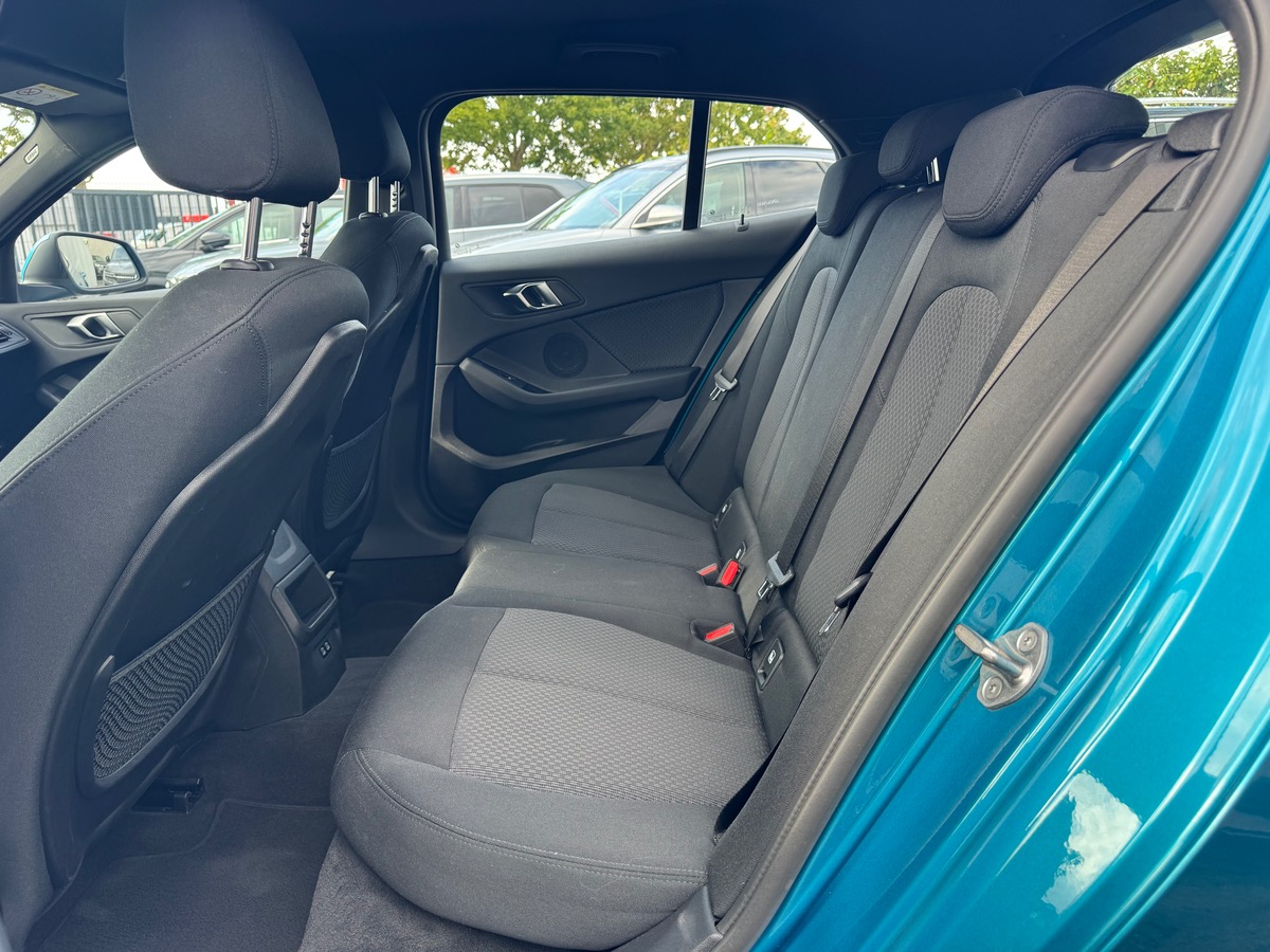 Bmw Série 1 118i BUSINESS DESIGN DKG7 / 1 ERE MAIN