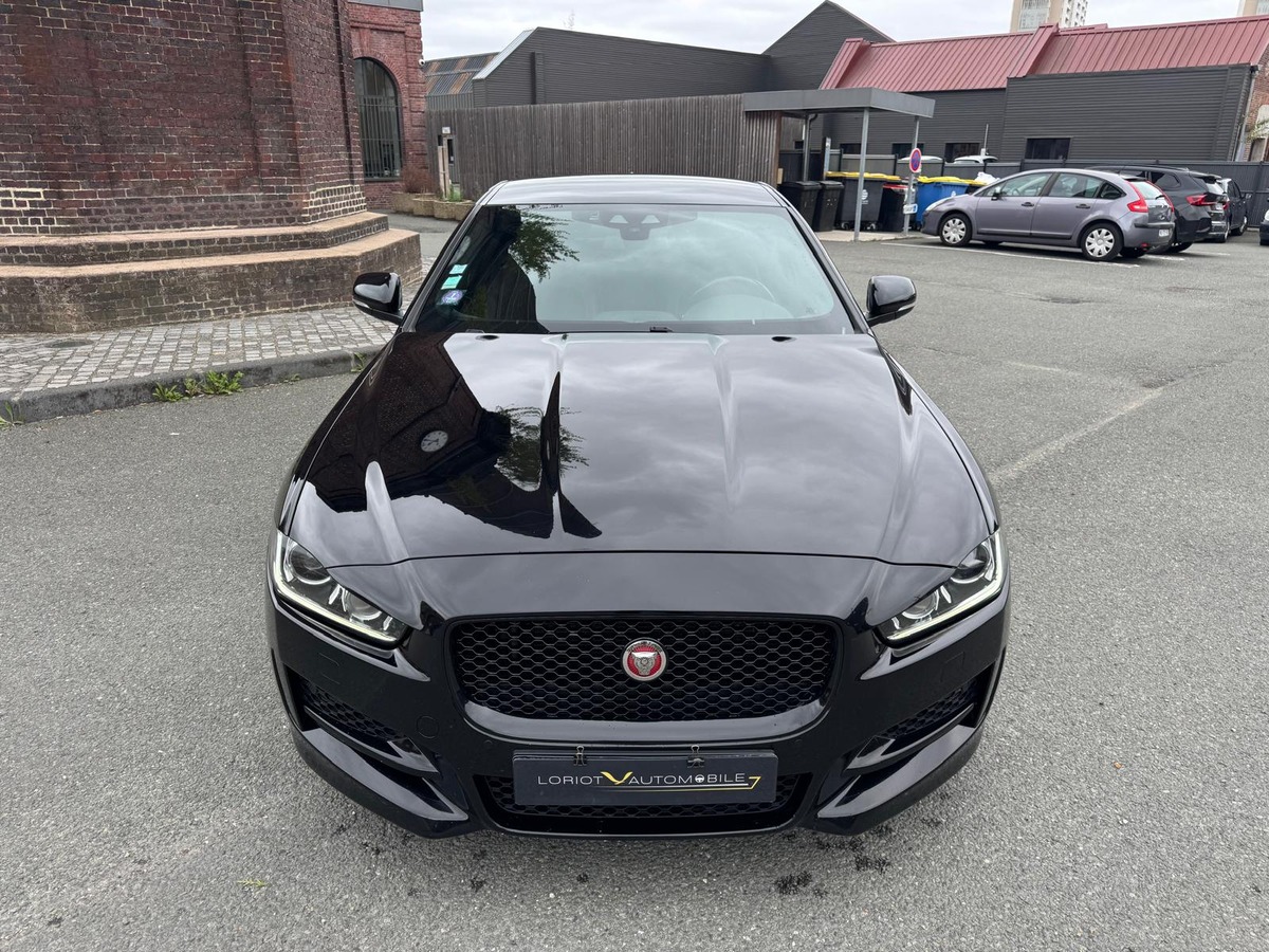 Jaguar XE 2.0 200CV R-Sport - Boite automatique
