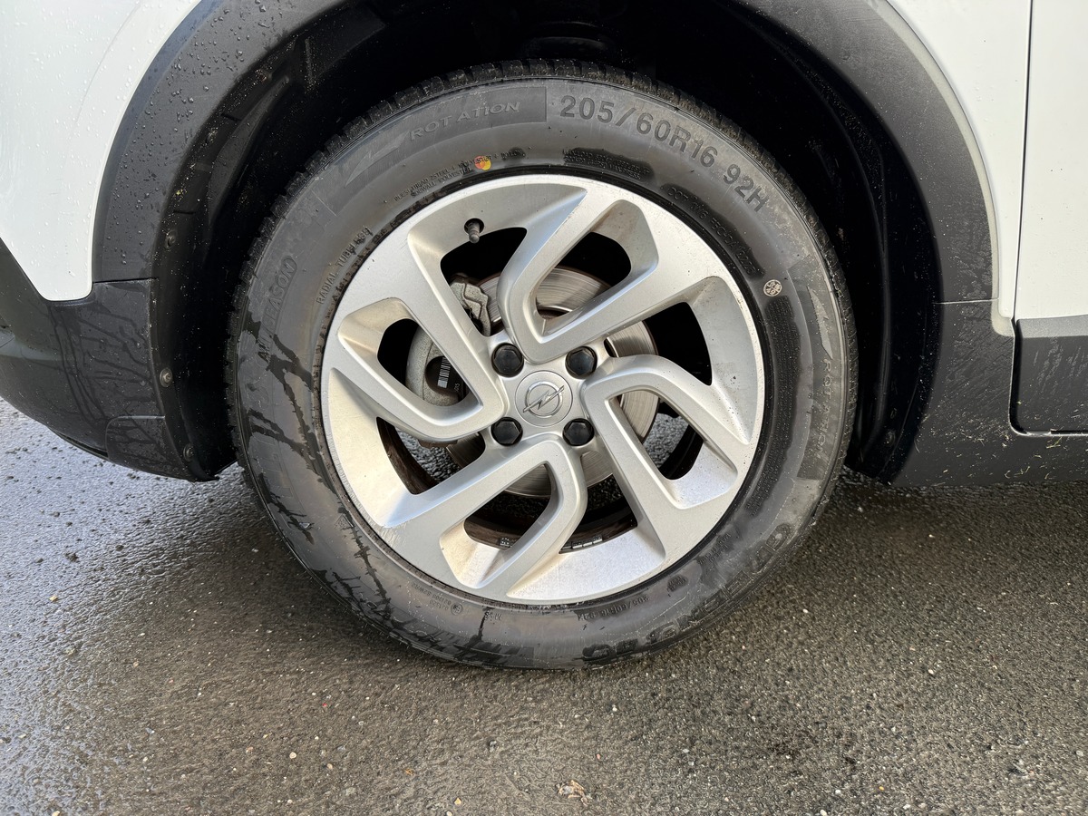 Opel Crossland X 1.2 81 CH EDITION - Courroie neuve