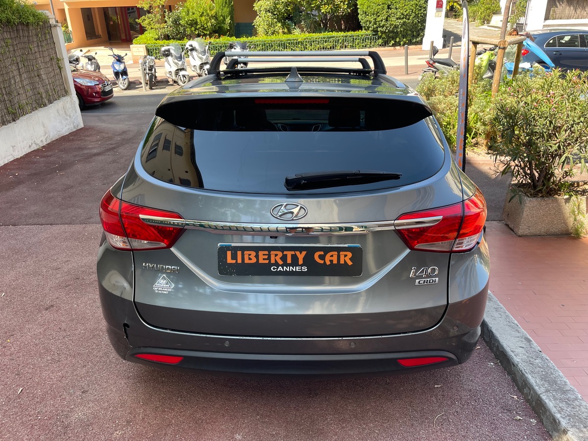 Hyundai i40 SW 1.7 CRDI 136 CV / Toit ouvrant / Barre de Toit / Moteur à Chaine