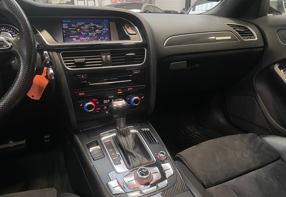 Audi RS4 AVANT V8 4.2 FSi 450 S-TRONIC7 - TOIT OUVRANT / LIGNE MILTEK - SUIVI CONSTRUCTEUR