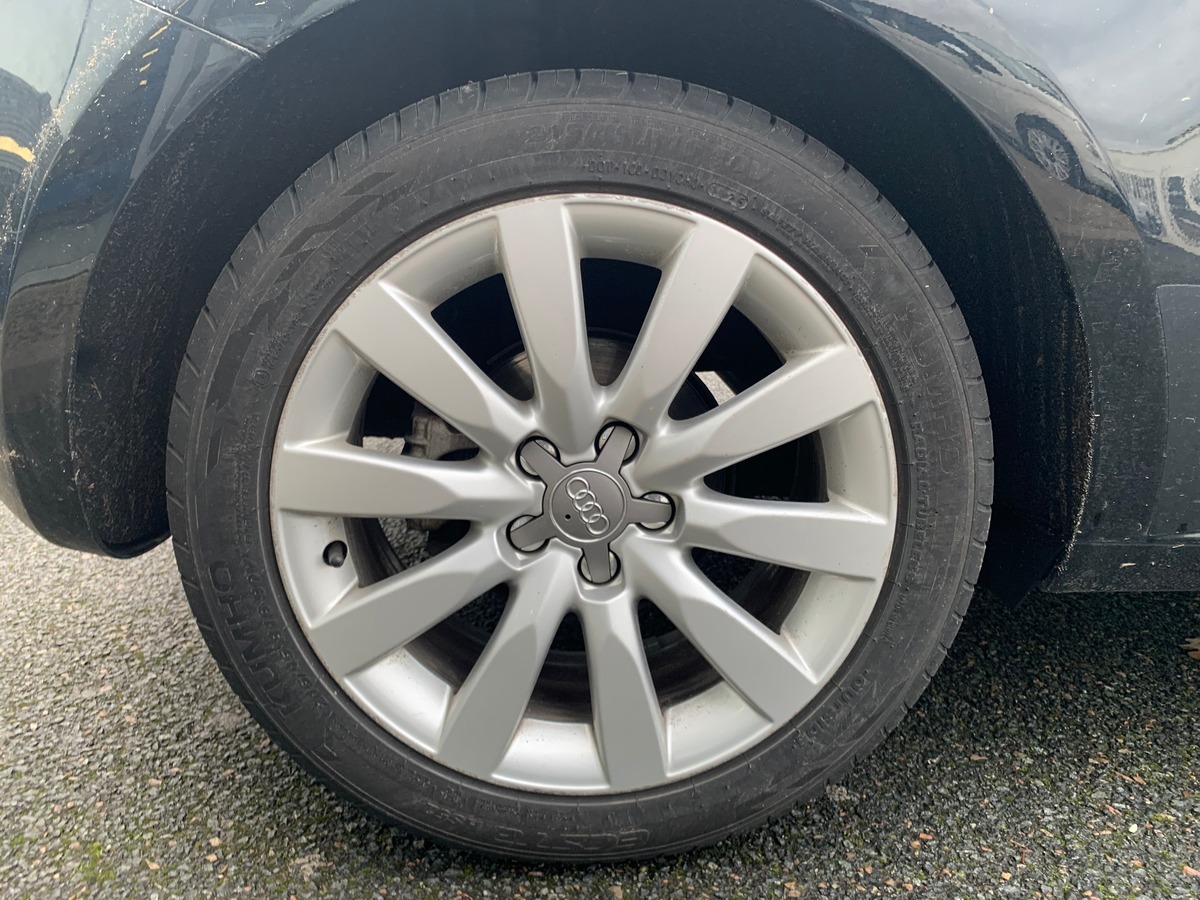 Audi A1 105 ch | Attraction | Climatisation | Radio cd | Jantes alu 16''| Volant cuir | Radar recul