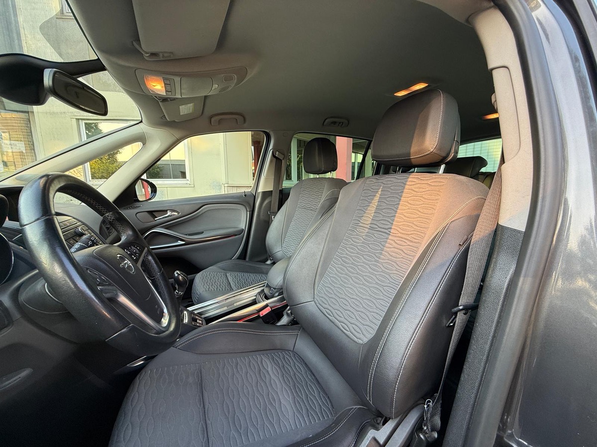 Opel Zafira Tourer 2.0 CDTI 130 CV cosmo 4XCBLeut