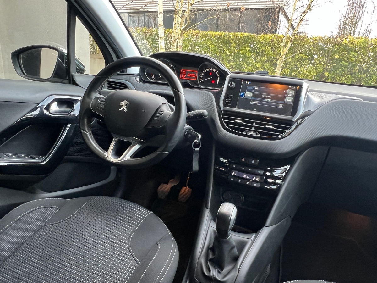 Peugeot 208 Phase 2 Allure 1.2 Puretech 110