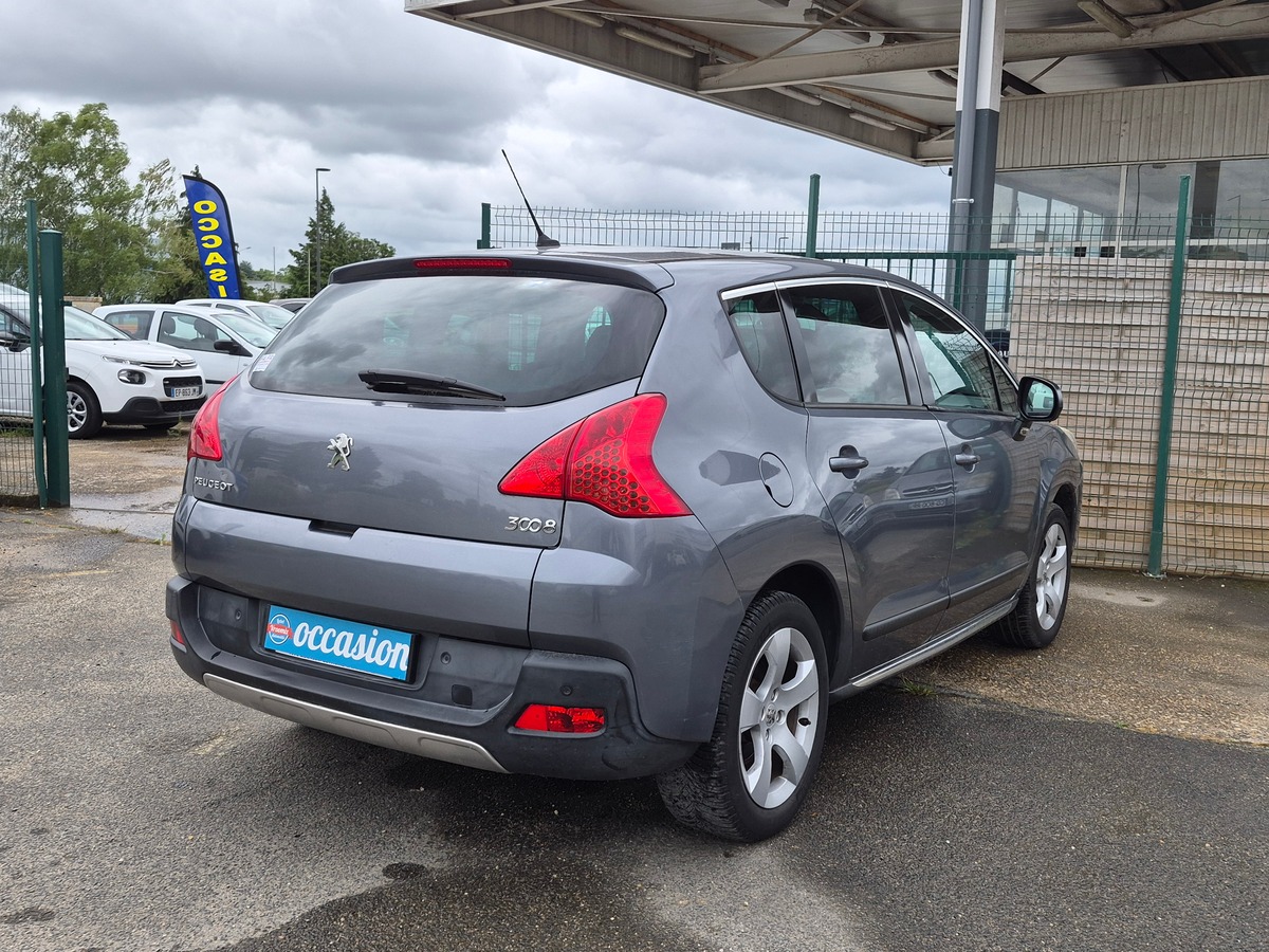 Peugeot 3008 1.6 HDI 16V 112ch FAP BMP6 Blue Lion Premium Pack