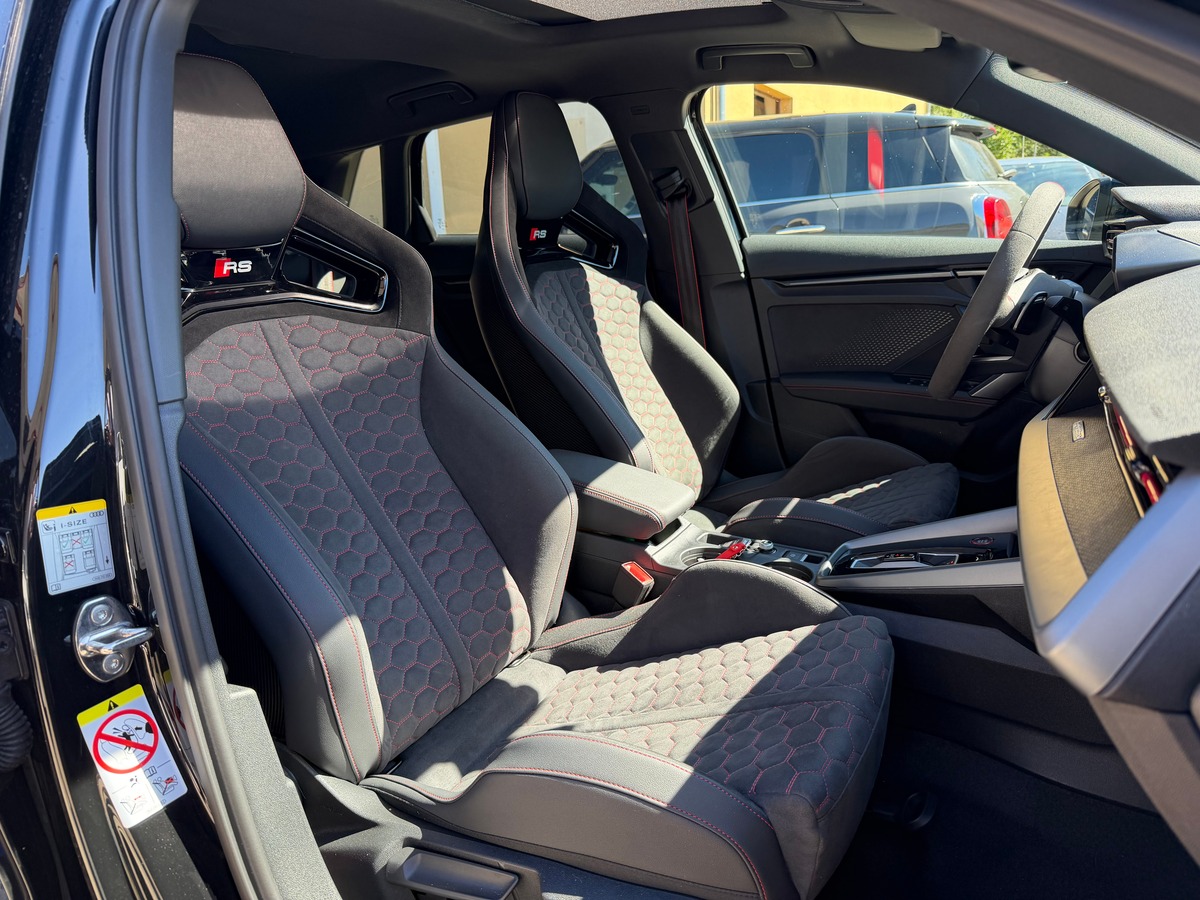 Audi RS3 Sportback 8Y2 Facelift 2.5 TFSI 400ch Quattro BAQUETS CARBONE / TOIT OUVRANT / SONOS 3D
