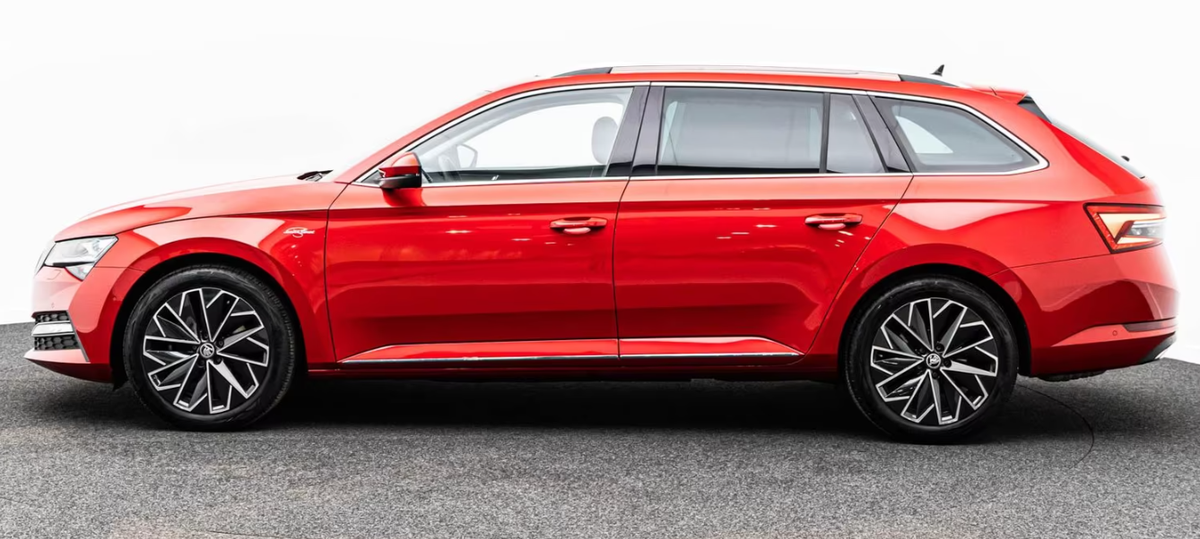 Skoda Superb Combi III 2.0 TDI 200ch SCR Laurin&Klement 4x4 DSG7 Toit ouvrant Canton Attelage