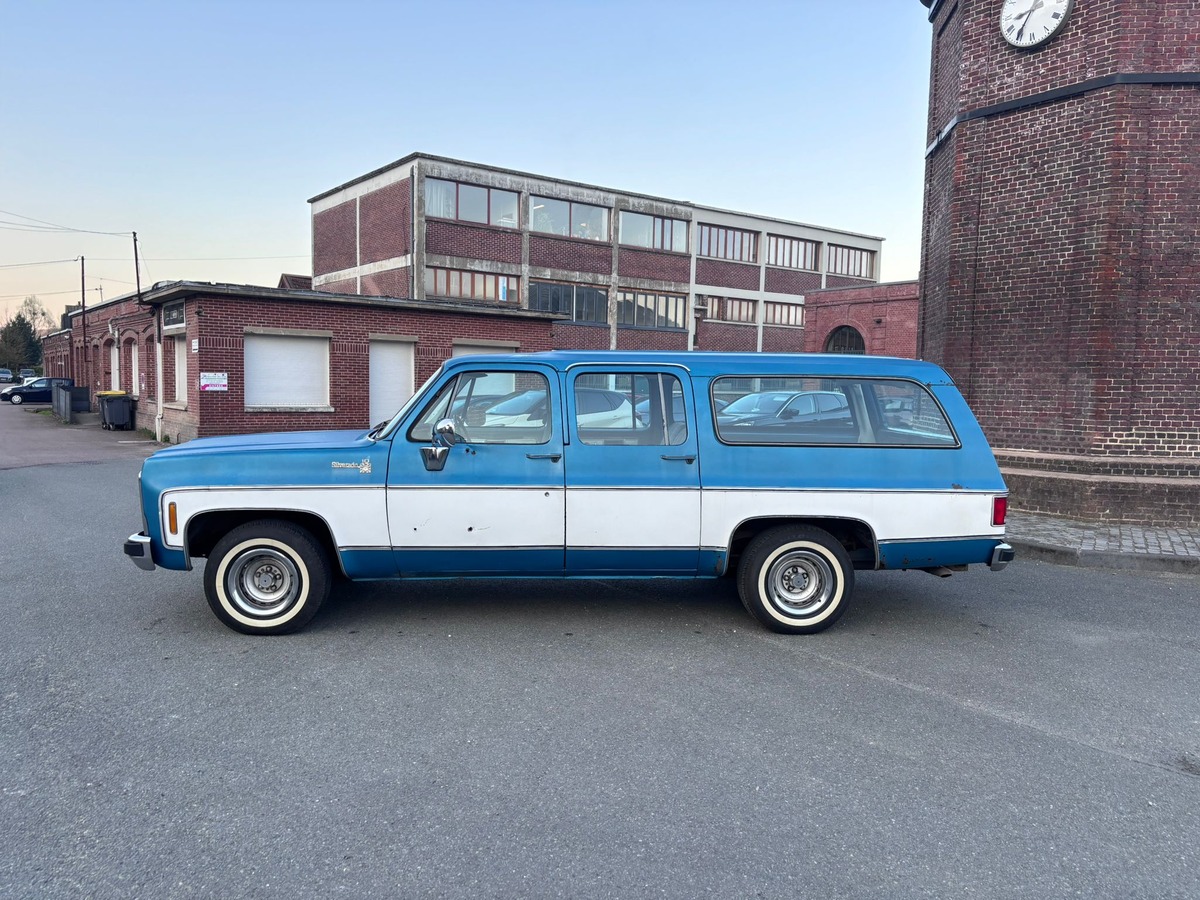 Chevrolet Suburban 7.4 V8 454 (C/R) - Français - CG Collection