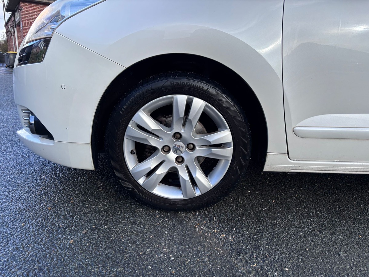 Peugeot 5008 1.6 HDi Allure 7 Places - Attelage - Révisé - Garantie