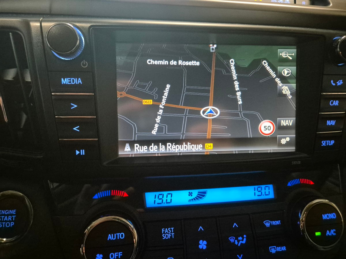 Toyota RAV4 2.0 D4D 2WD 143CV PACK LOUNGE Bien équipé (en préparation)