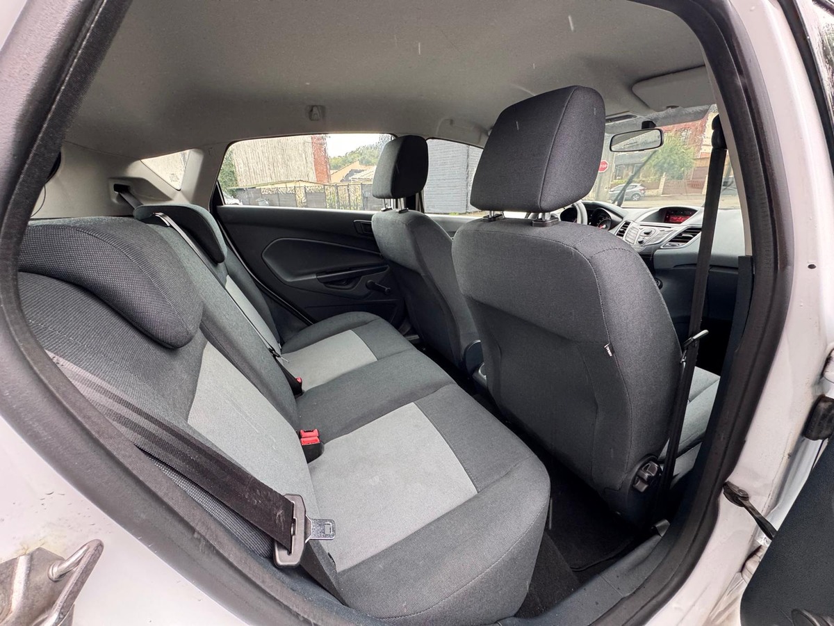 Ford Fiesta 1.25 82cv Ambiante Flexfuel (sans plomb / éthanol) - Garantie