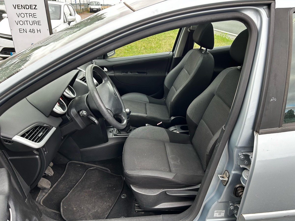Peugeot 207 SW 1.6 HDi 16V FAP Blue Lion 92 CV  KIT DISTRIBUTION ET EMBRAYAGE FAIT
