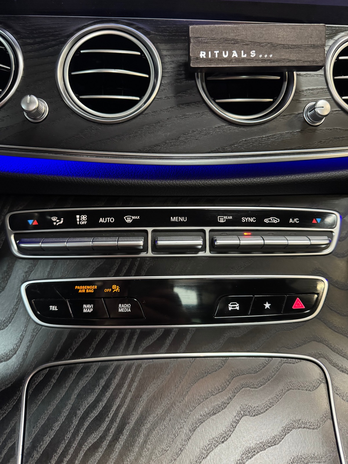 Mercedes Benz CLASSE E 220 D 194 AMG LINE 9G-TRONIC