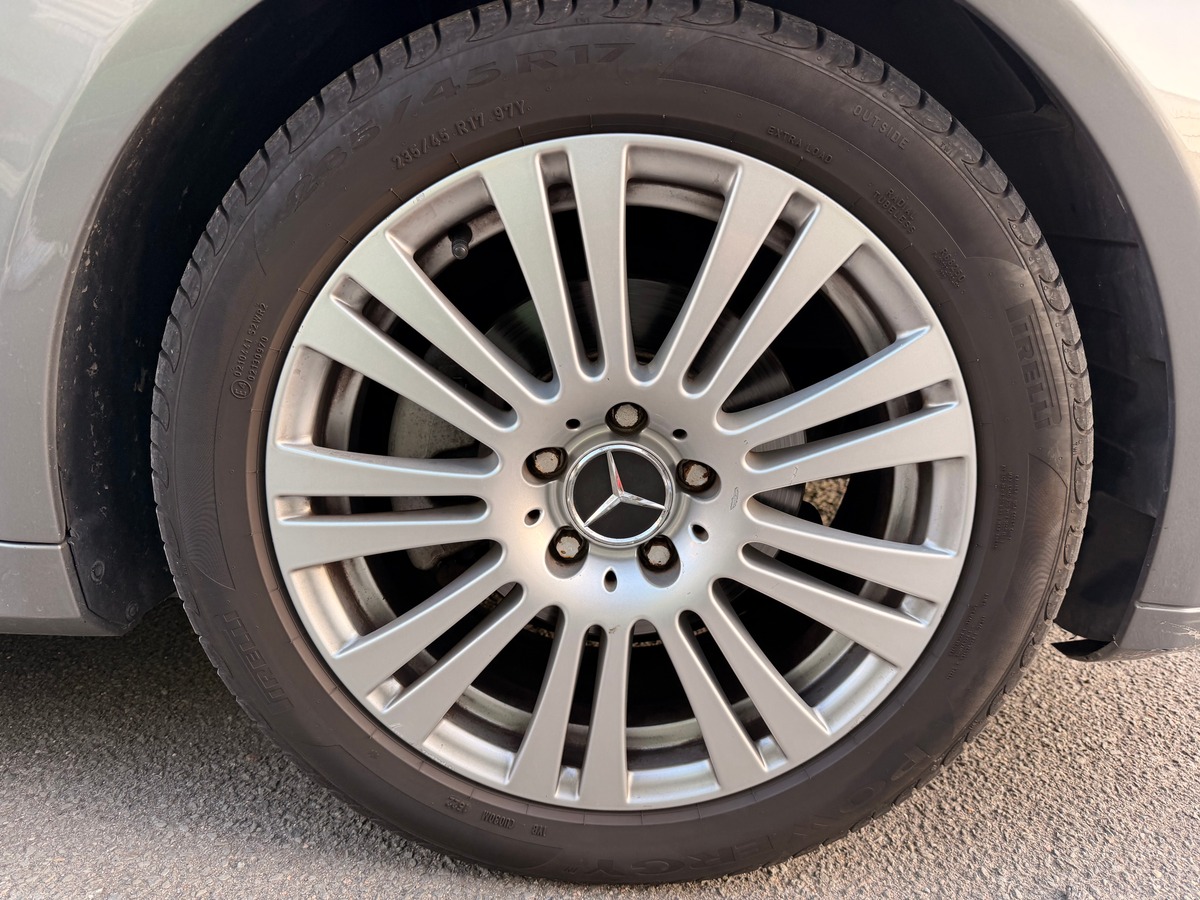 Mercedes-Benz Classe E (207) Avantgarde Phase 2 Coupé 220 CDi 2.1 CDI 7G-TRONIC 163 cv - Boîte auto