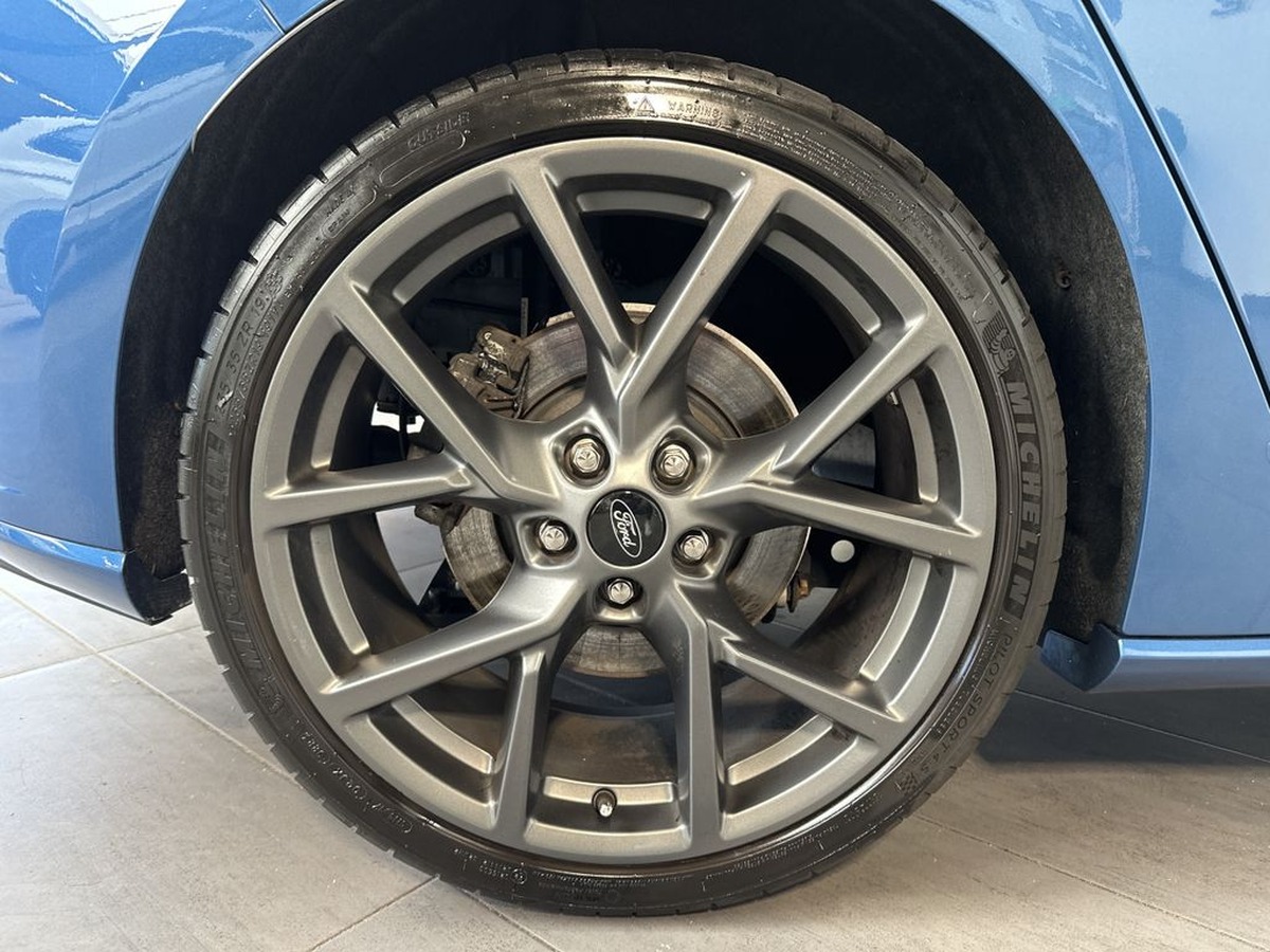 Ford Focus 2.0  ST line 190ch NAV/LED/AHK/ACC/VCOCKPIT/B&O/1 ere MAIN .